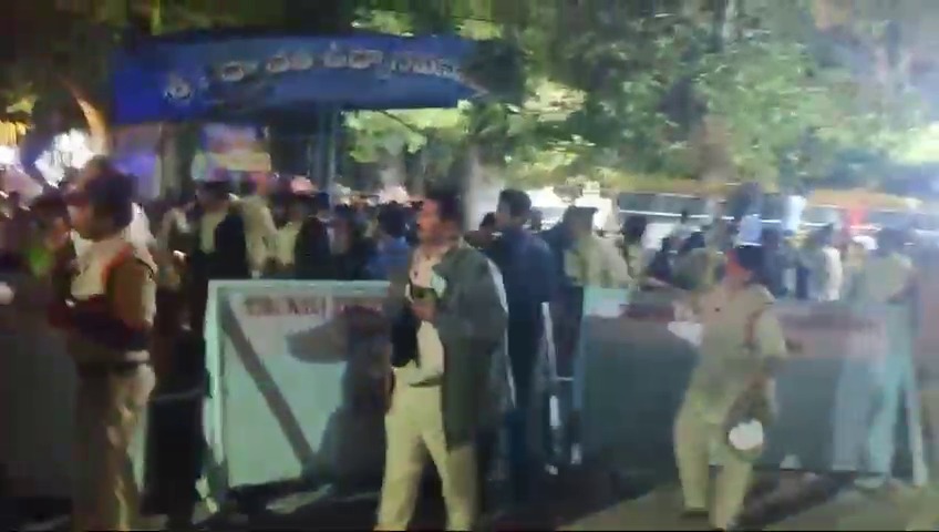 Vaikuntha Ekadashi:ಕಾಲ್ತುಳಿತಕ್ಕೆ 7 ಭಕ್ತರು ಬಲಿ.. ಟಿಟಿಡಿಯಲ್ಲಿ ನಿಜಕ್ಕೂ ಏನಾಯ್ತು..?