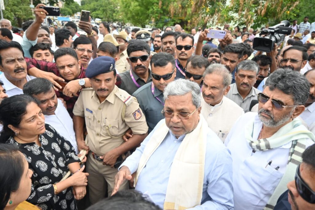 ಸಿಟಿ ರೌಂಡ್ಸ್ಗೆ ಬಂದ CM, ಡಿಸಿಎಂ ವಿರುದ್ಧ ಸಾರ್ವಜನಿಕರ ಆಕ್ರೋಶ!