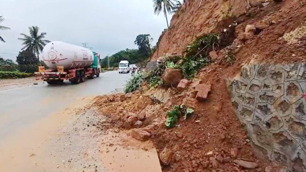 ಹಾಸನದಲ್ಲಿ ವರುಣಾರ್ಭಟ : Shiradi Ghat ಹಲವೆಡೆ ಗುಡ್ಡ ಕುಸಿತ Shiradi Ghat