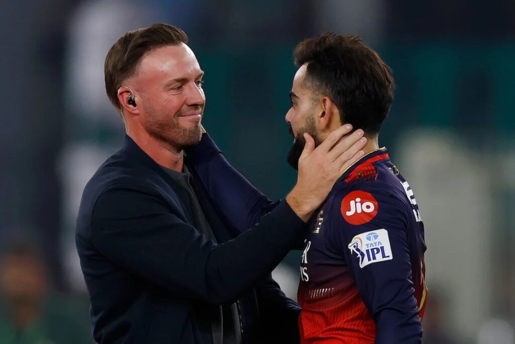 ಮೈದಾನದಲ್ಲೇ ಕಣ್ಣೀರಿಟ್ಟ ಕೊಹ್ಲಿ.. ಸಂತೈಸಿದ ಎಬಿಡಿ, ಗೇಲ್..!