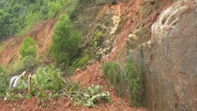 Rain In karwar : ರಾಜ್ಯದಲ್ಲಿ ವರುಣಾರ್ಭಟ, ಕಾರವಾರದಲ್ಲಿ ಗುಡ್ಡಕುಸಿತ