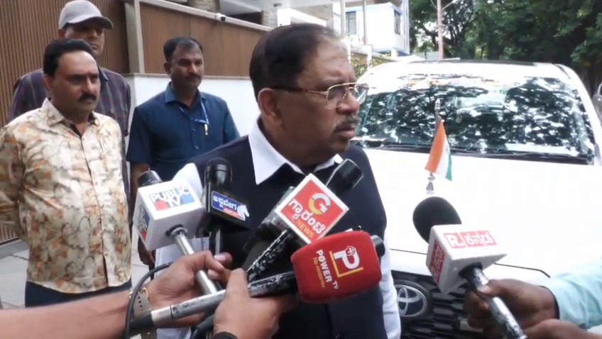 ರಣದೀಪ್ ಸಿಂಗ್ ಸುರ್ಜೇವಾಲಾ ಸಭೆ ಕುರಿತು ನನಗೆ ಮಾಹಿತಿ ಇಲ್ಲ ಎಂದ ಗೃಹ ಸಚಿವ ಪರಮೇಶ್ವರ್