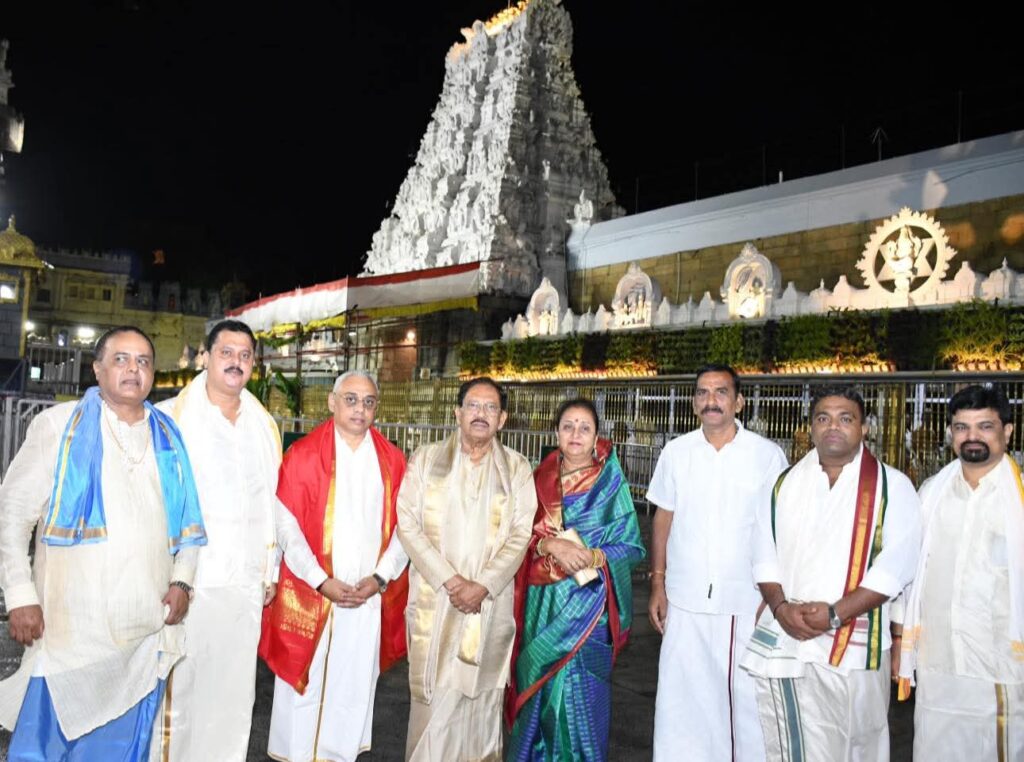 ಕುಟುಂಬ ಸಮೇತ ತಿರುಪತಿ ತಿಮ್ಮಪ್ಪನ ದರ್ಶನ ಪಡೆದ ಗೃಹ ಸಚಿವ ಪರಮೇಶ್ವರ್