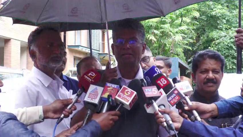 ಯಾರೇ ಆದರೂ ಅಧಿಕಾರ ಹೋದಾಗ ದೂರವಾಗ್ತಾರೆ: ನಾವು ರಾಜಣ್ಣ ಜೊತೆಗಿದ್ದೇವೆಂದ ಸತೀಶ್ ಜಾರಕಿಹೊಳಿ