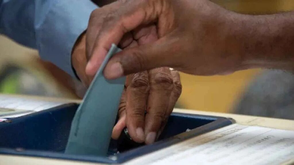 ಸ್ಥಳೀಯ ಸಂಸ್ಥೆಯ ಚುನಾವಣೆಗಳಲ್ಲಿ EVM ಬದಲು ಬ್ಯಾಲೆಟ್ ಪೇಪರ್ ಬಳಕೆಗೆ ಸಂಪುಟ ಸಭೆಯಲ್ಲಿ ನಿರ್ಧಾರ..!