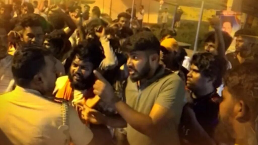 ಮದ್ದೂರಲ್ಲಿ ಕೋಮು ಘರ್ಷಣೆ : ಅವರ ಹಬ್ಬಕ್ಕೆ ನಾವು ಗಲಾಟೆ ಮಾಡಿದ್ವಾ.. ಹಿಂದೂ ಯುವಕರ ಆಕ್ರೋಶ!
