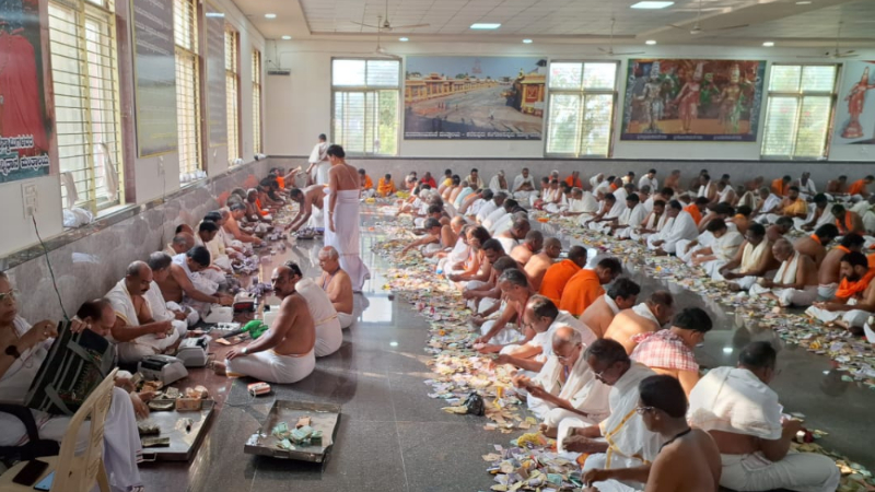 ಕೋಟ್ಯಾಧೀಶನಾದ ಮಂತ್ರಾಲಯ ಗುರು ರಾಘವೇಂದ್ರ